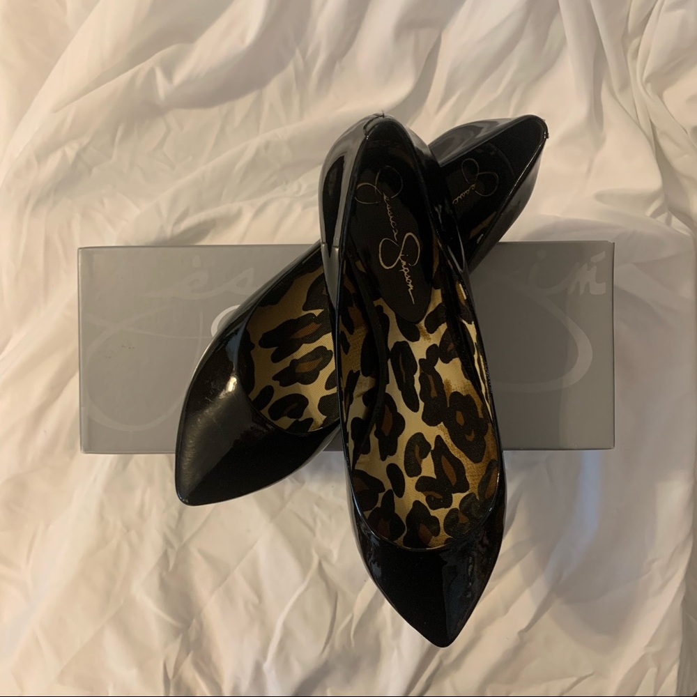 EUC Jessica Simpson Esis Black Patent Pointed Toe Flats